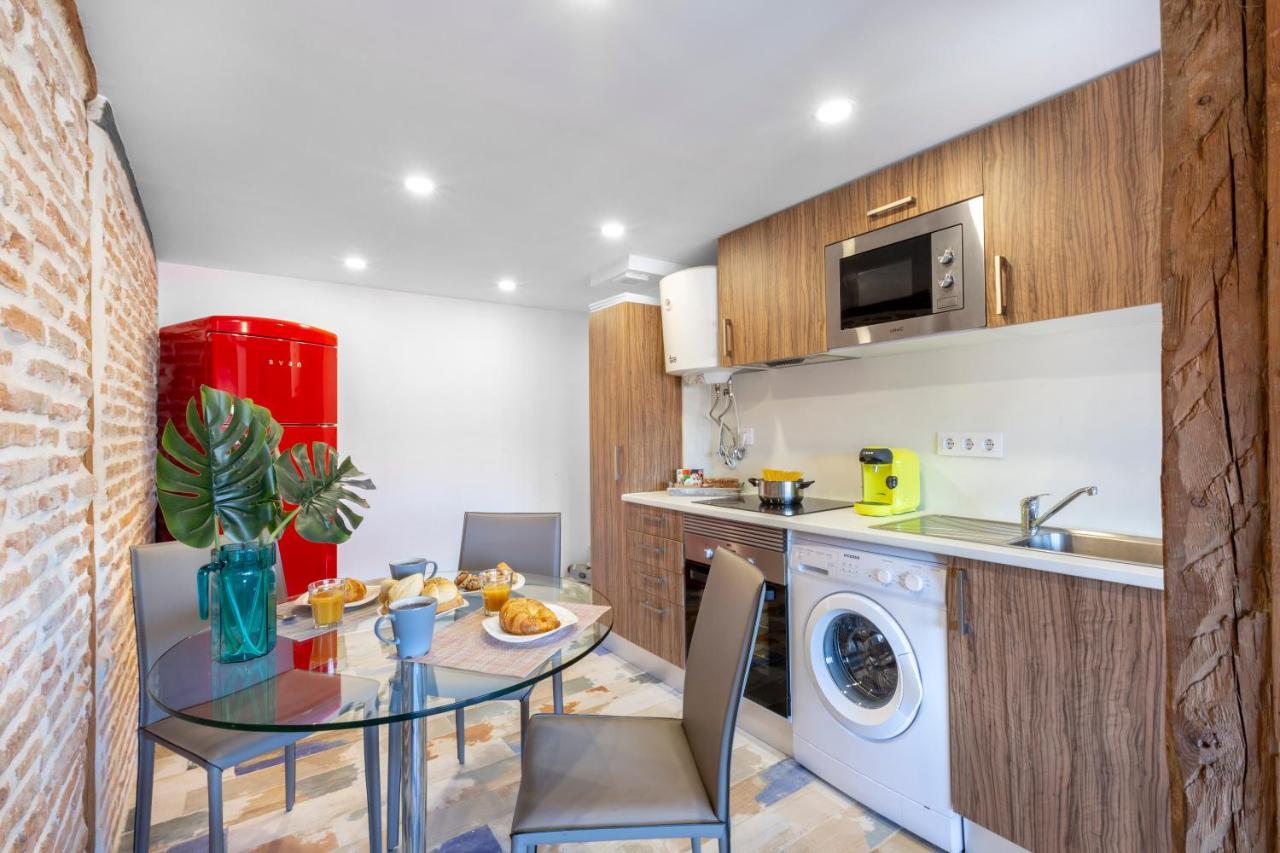 Apartamentos Ejemplares Алькала-де-Енарес Екстер'єр фото